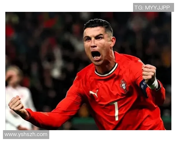 足球明星C罗与好友共享美好时光的餐桌瞬间精彩回顾